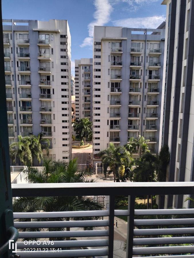 Pasay Condotel Near Resorts World & Airport Exterior foto